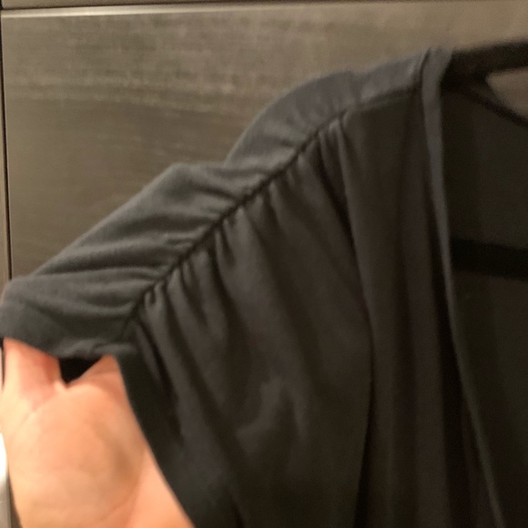 Bundle of 2 black figure flattering SS tops - Picture 5 of 8